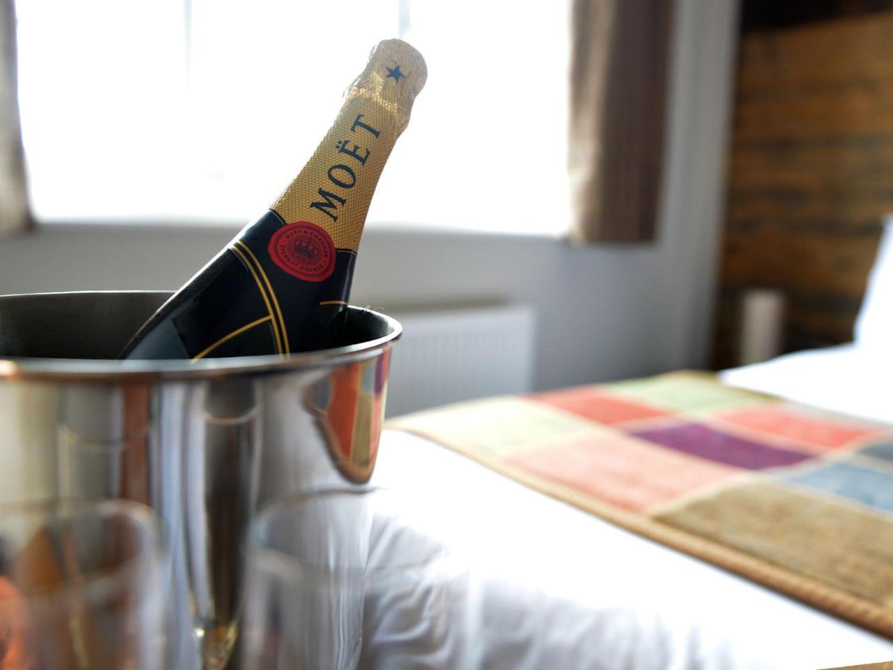 The Cayley Arms Inn Pickering Bagian luar foto